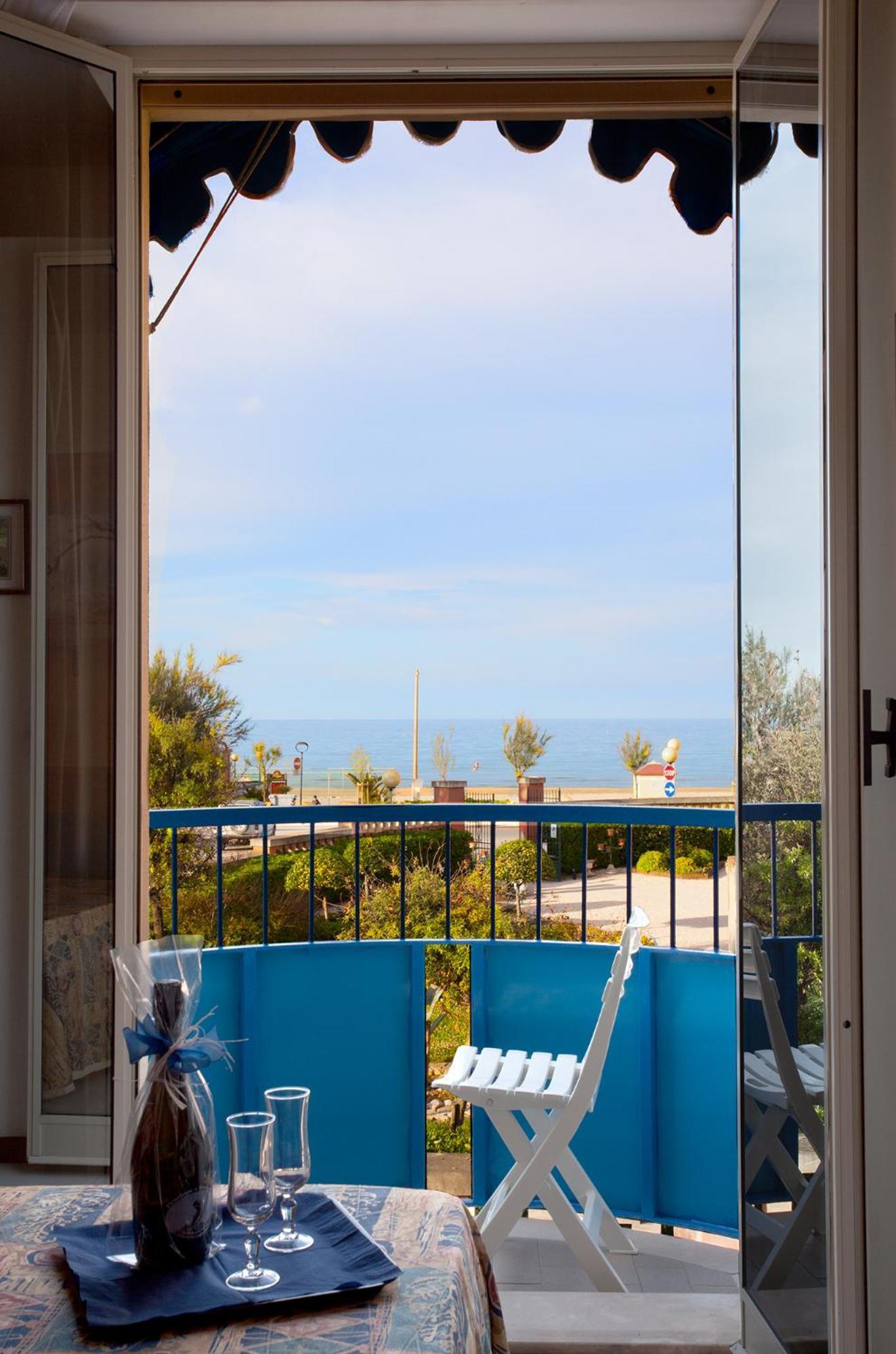 Hotel Azzurra Senigallia Exterior foto